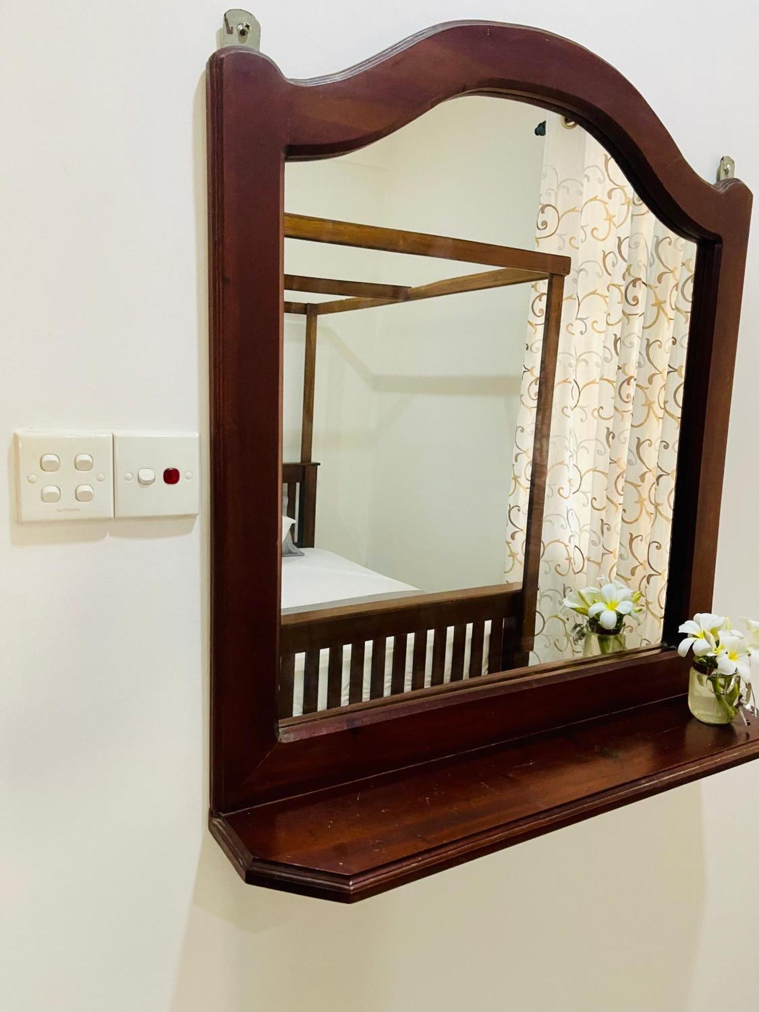 Sand & Surf Guest House Negombo Exterior photo