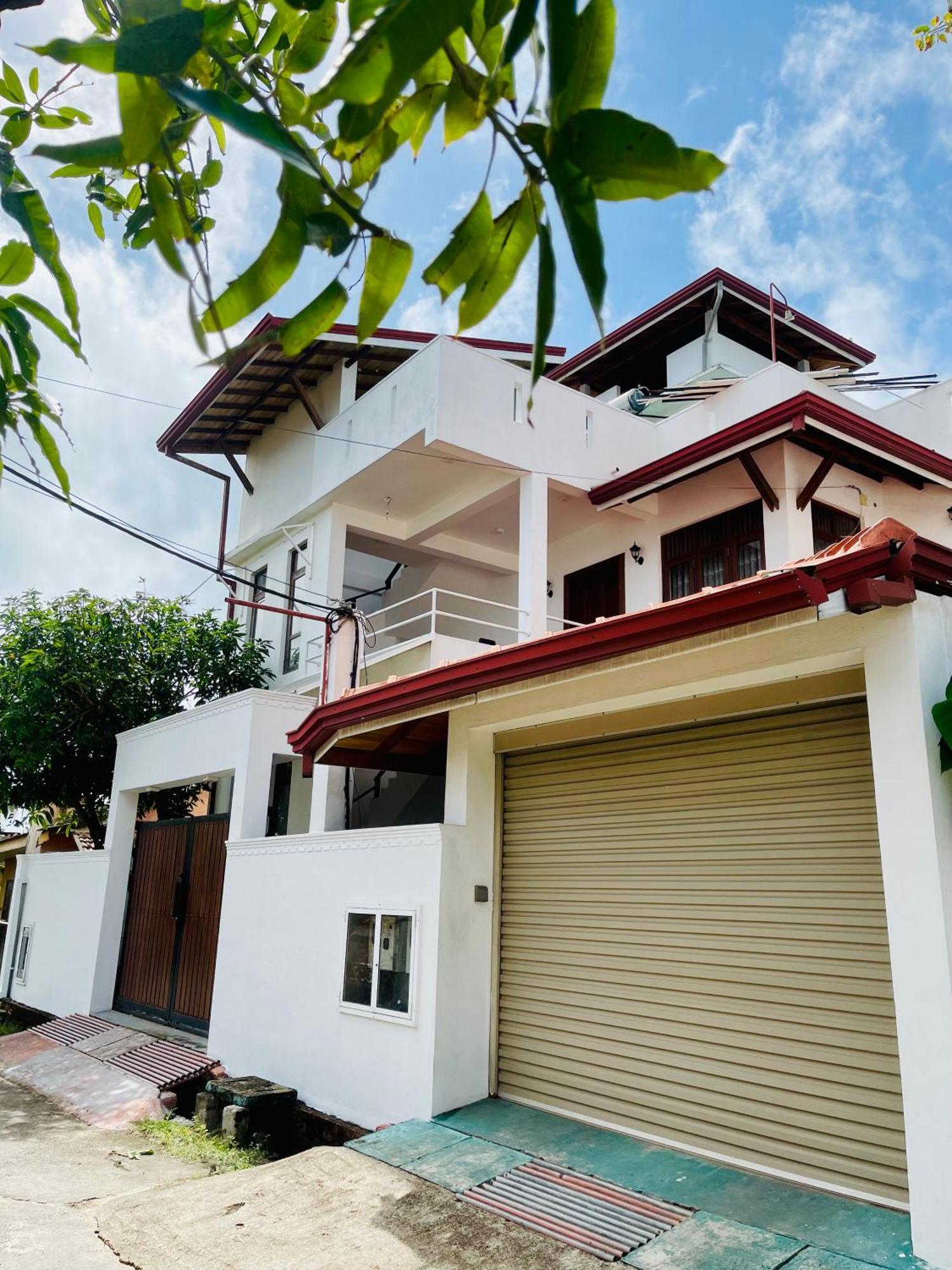 Sand & Surf Guest House Negombo Exterior photo