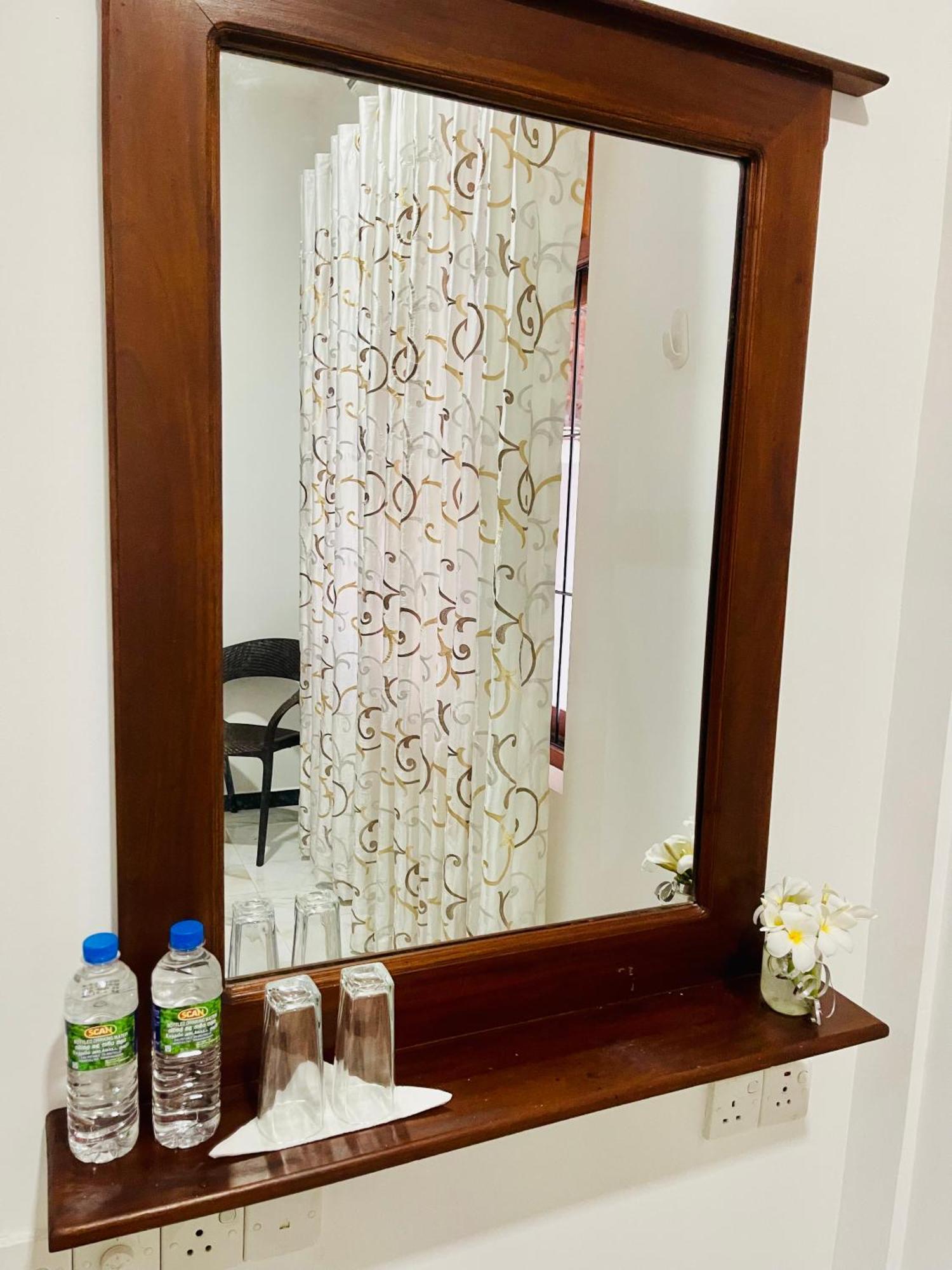Sand & Surf Guest House Negombo Exterior photo
