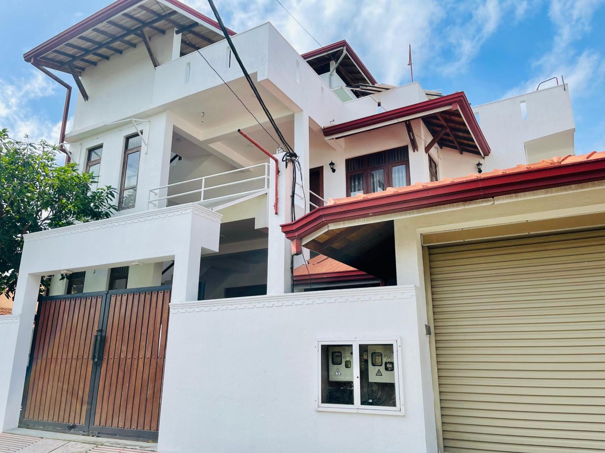 Sand & Surf Guest House Negombo Exterior photo